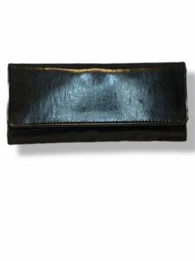 AMiCi Accessories Unique and Classic Black Floral Kiss Lock Clutch Wallet